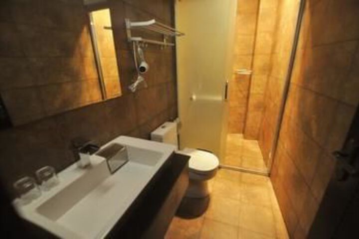 Room 50 of 153