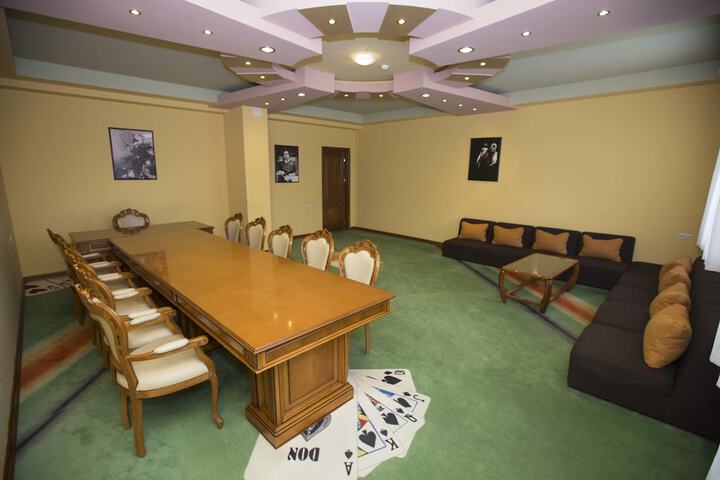 Room 93 of 141