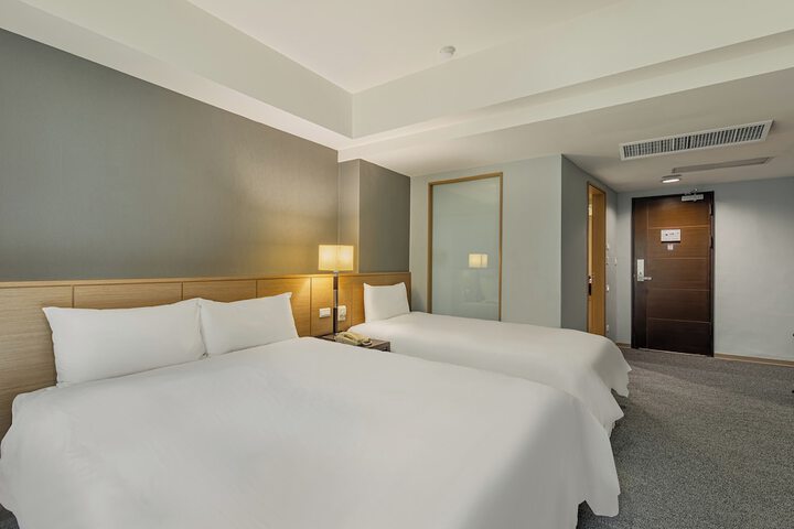 Room 38 of 97