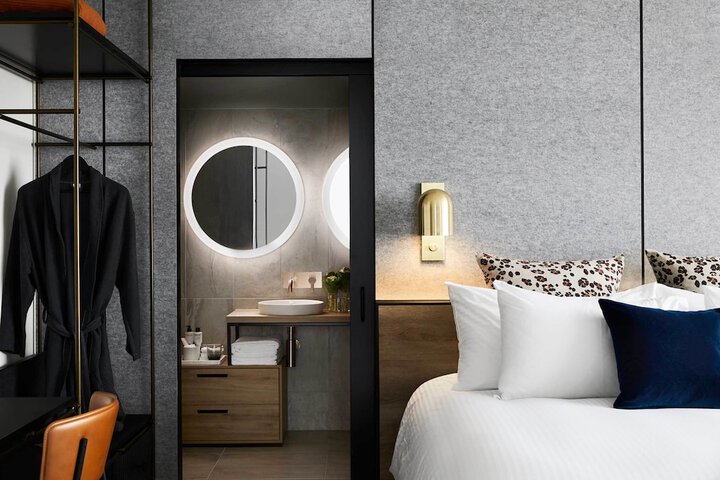 Room 18 of 36