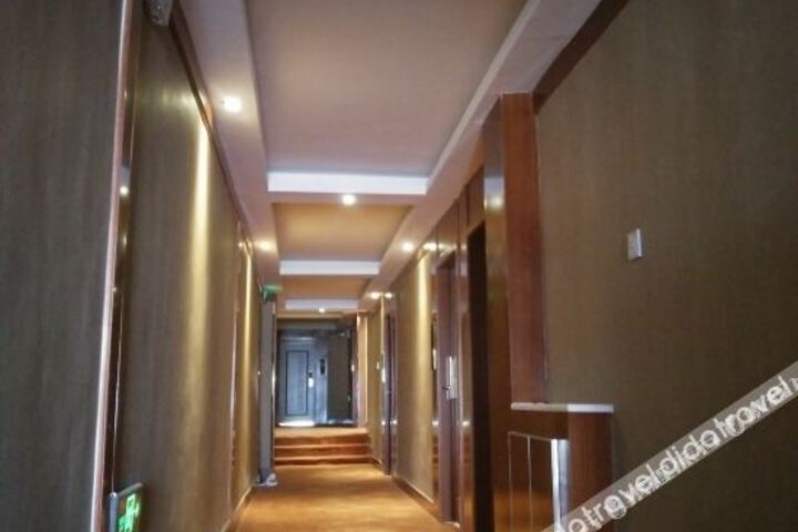 Hotel Interior 6 of 18