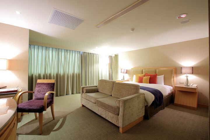 Room 20 of 77