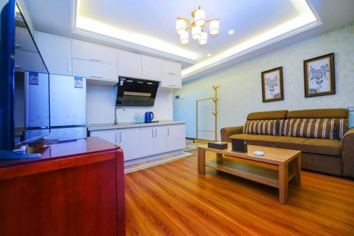 Room 5 of 17