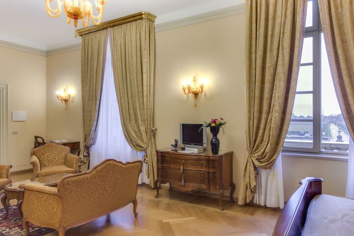 Room 10 of 22