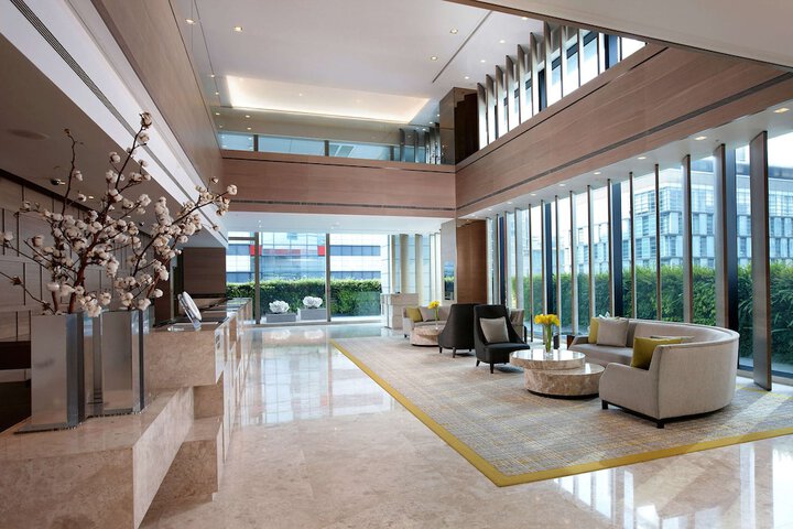 Entrance & Lobby