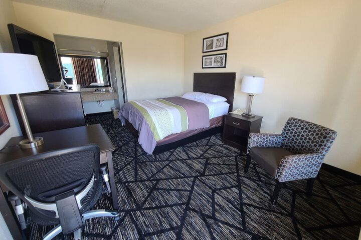 1 Double Bed (2 of 9)