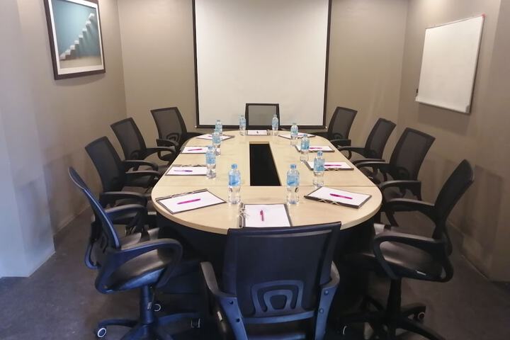 Business Center 48 of 68
