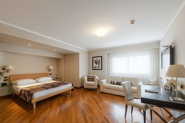 Room 43 of 152
