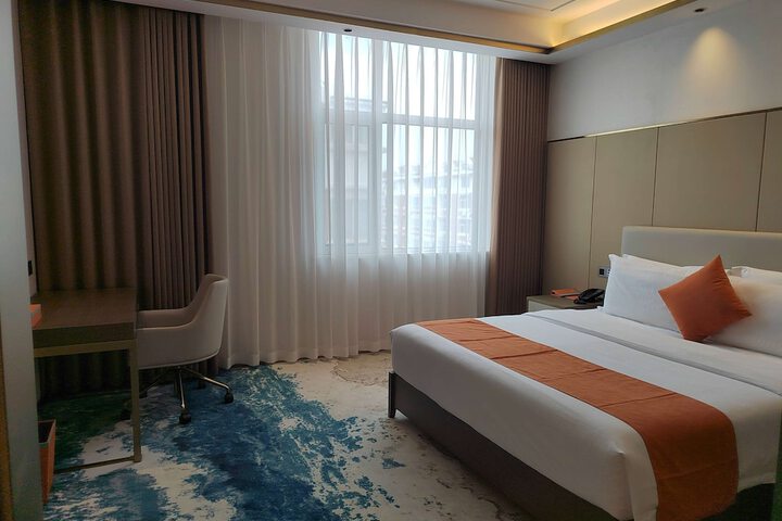 Room 11 of 23