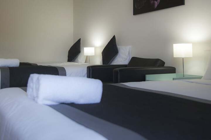 Room 9 of 32