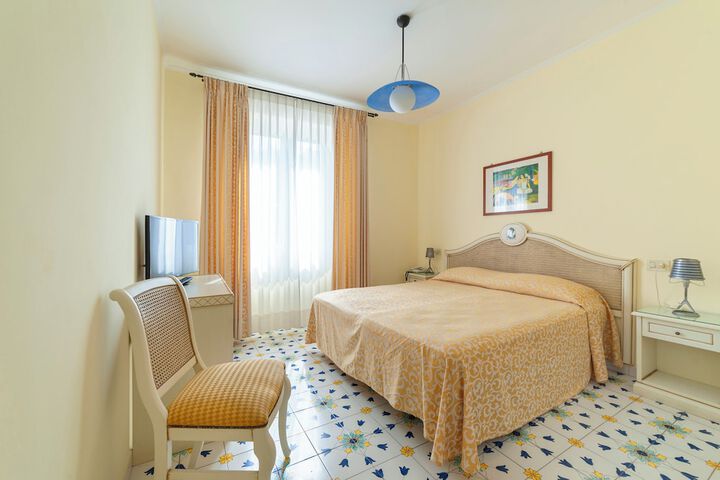 Room 28 of 180