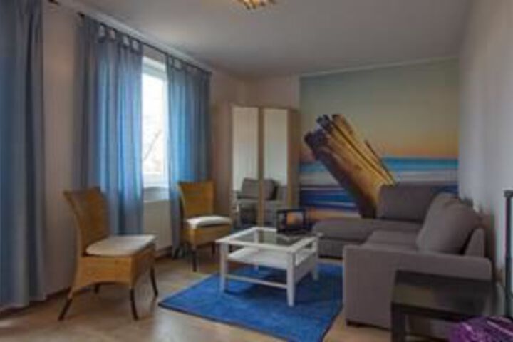 Room 13 of 18