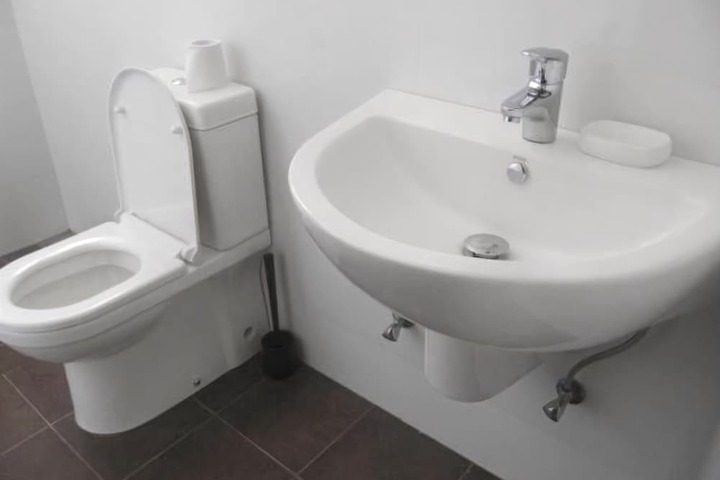 Room 8 of 12