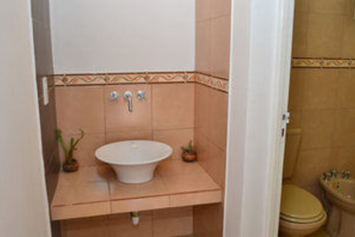 Room 6 of 23