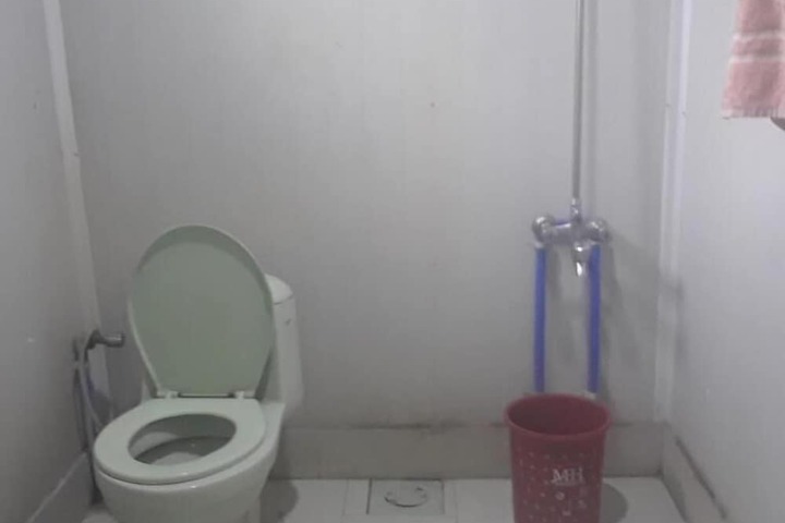 Room 17 of 25