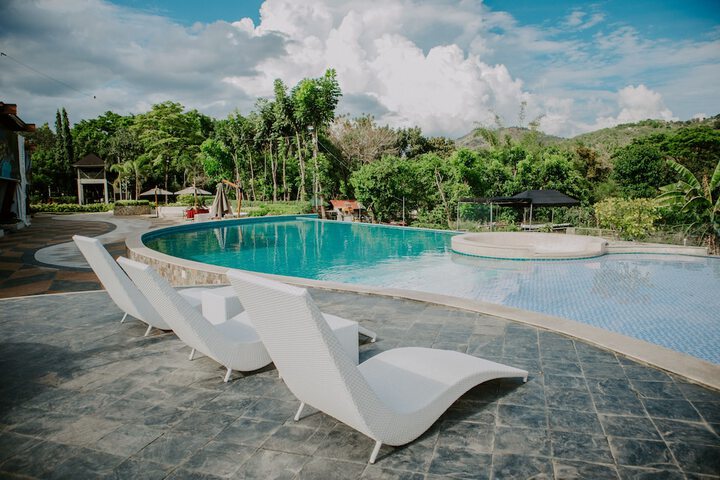 Pool 53 of 70