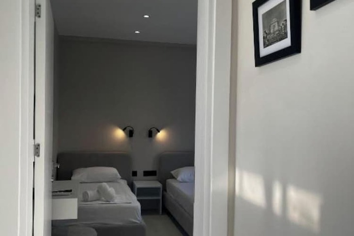 Room 11 of 71