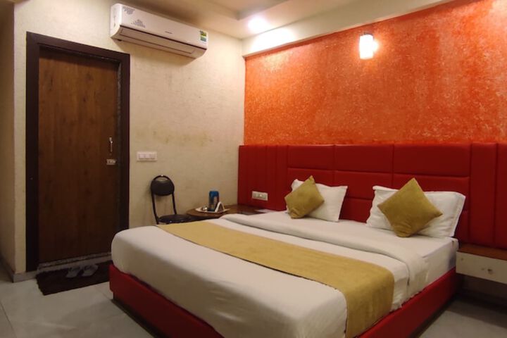 Room 9 of 44