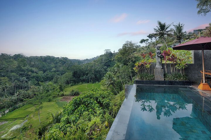 Pool Hotel