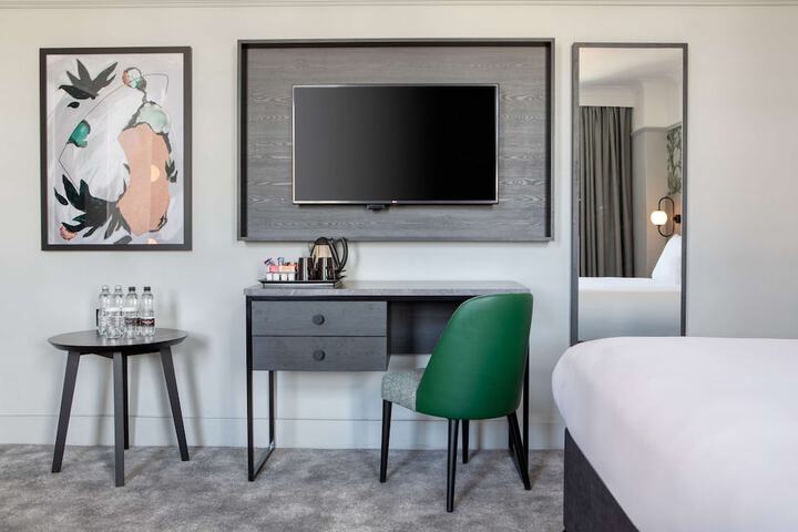 Room 72 of 182