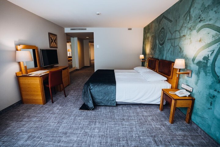 Room 58 of 176