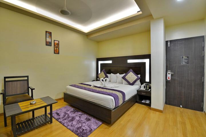 Room 9 of 35