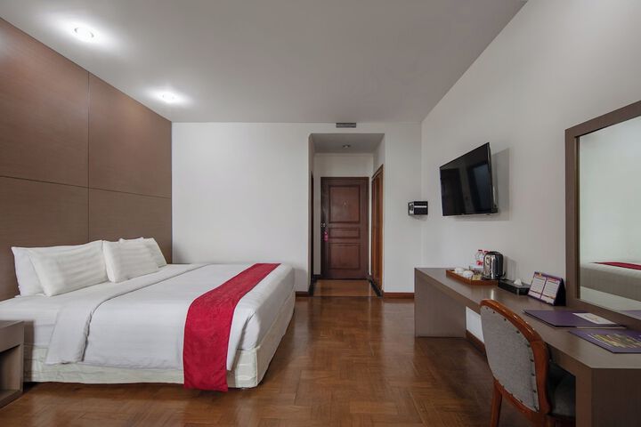 Room 10 of 29
