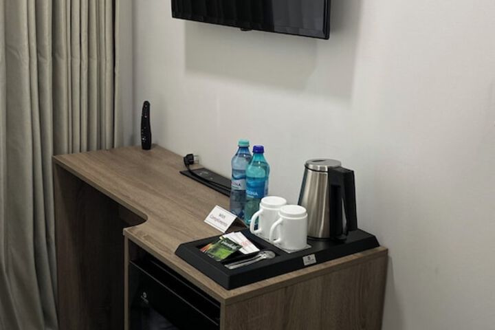 Room 9 of 71