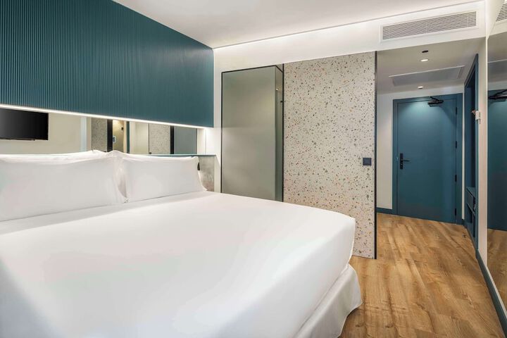 Room 5 of 26