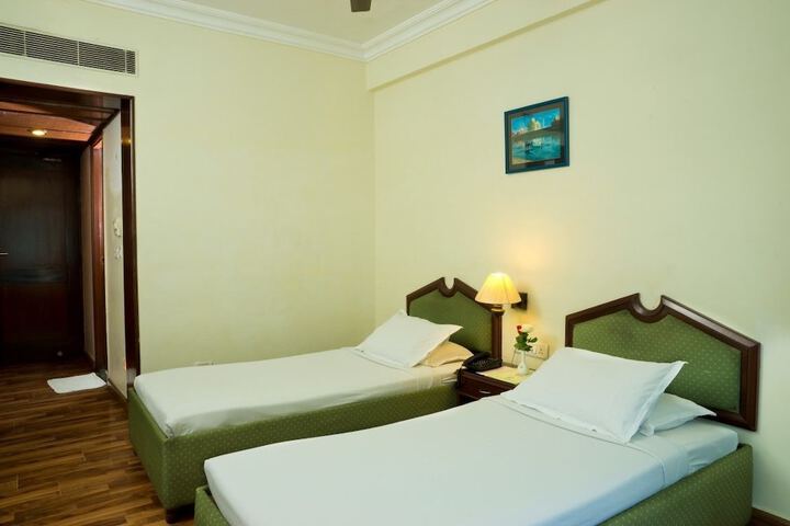 Room 7 of 14