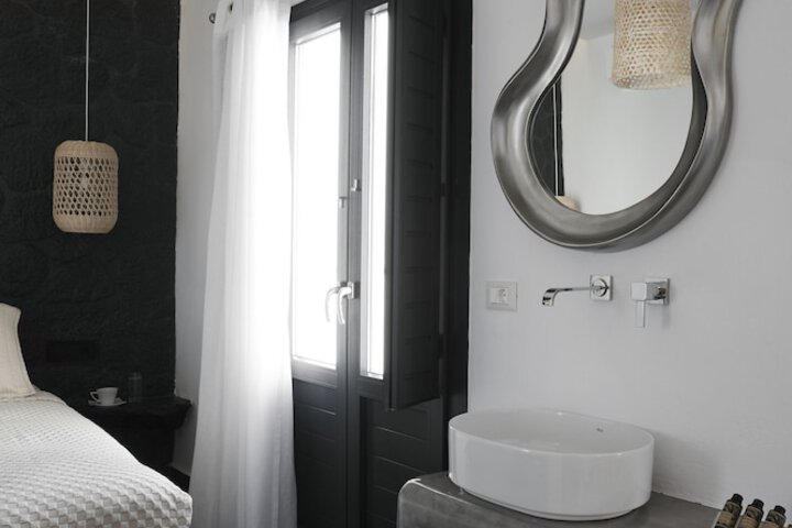Room 15 of 211
