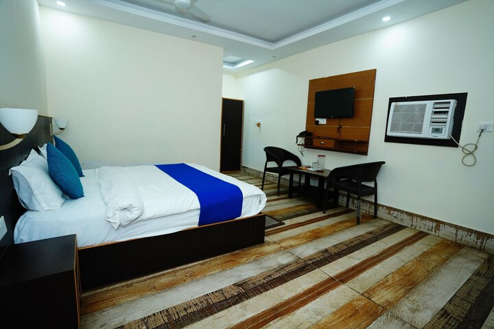Room 10 of 46