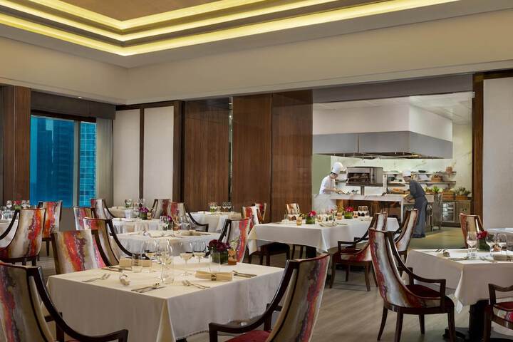 Dining 77 of 127