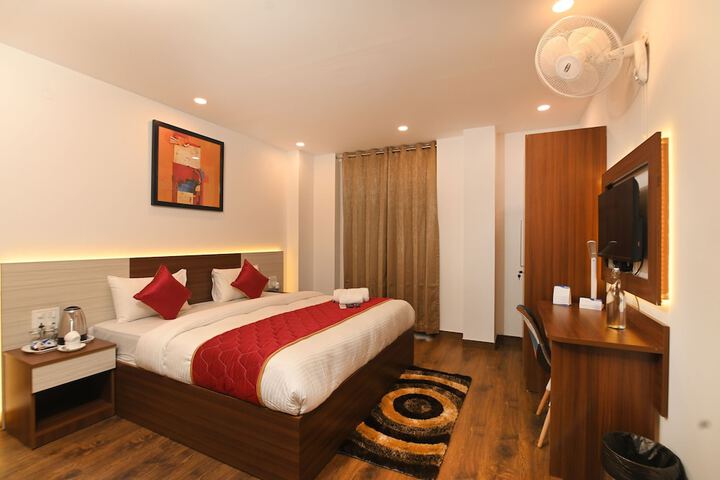 THE ALTRUIST BUSINESS STAYS DLF PHASE 3