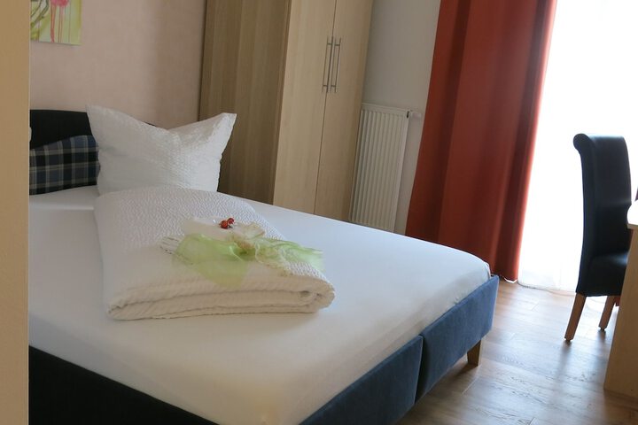 Room 3 of 54