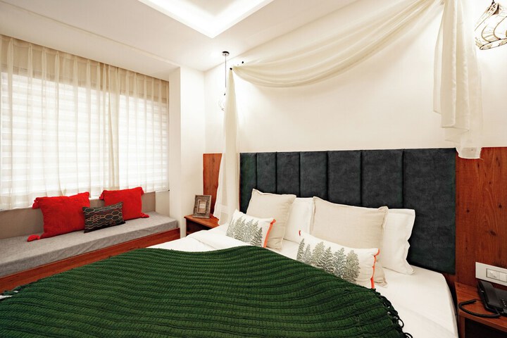 Room 17 of 35