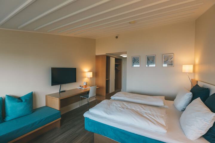 Room 9 of 35