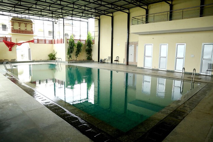 Pool 25 of 34