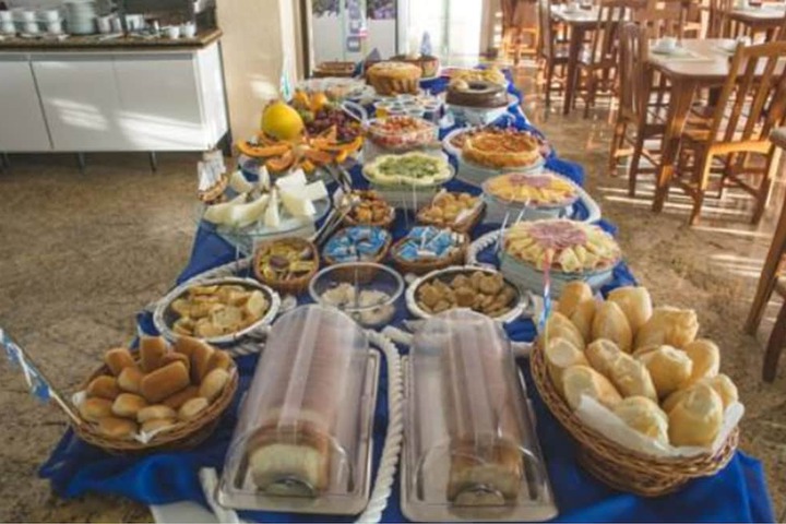 Breakfast/Coffee Service 33 of 39