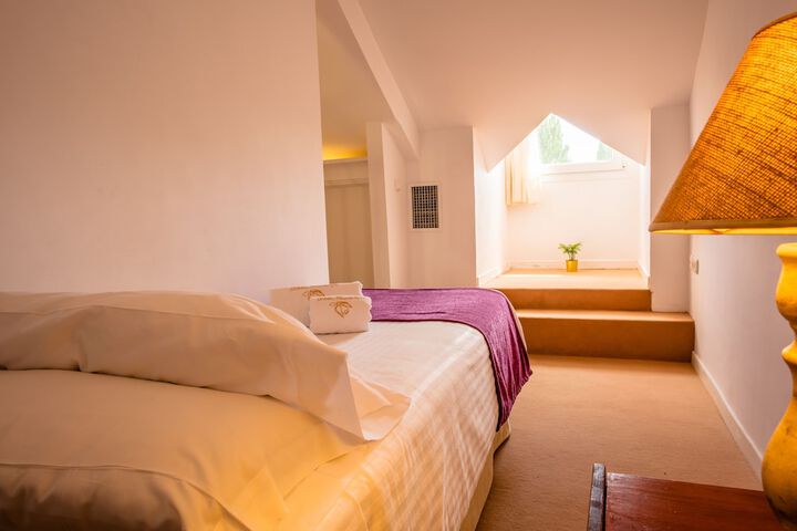 Room 4 of 34