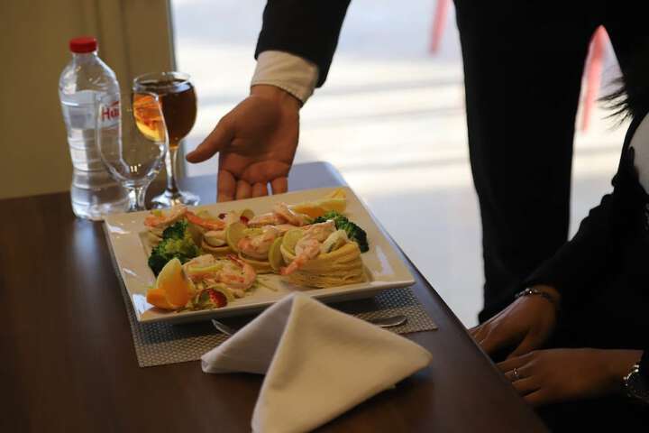 Dining 59 of 86