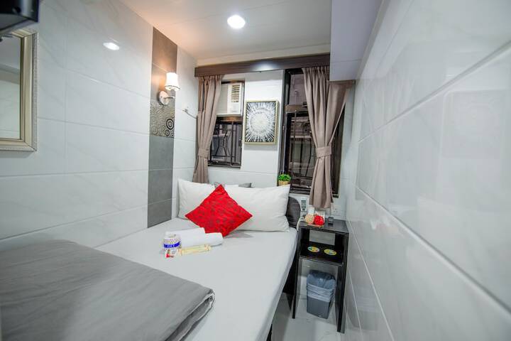 Room 8 of 48