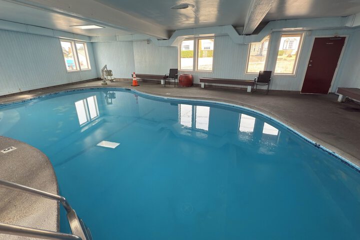 Pool 125 of 165