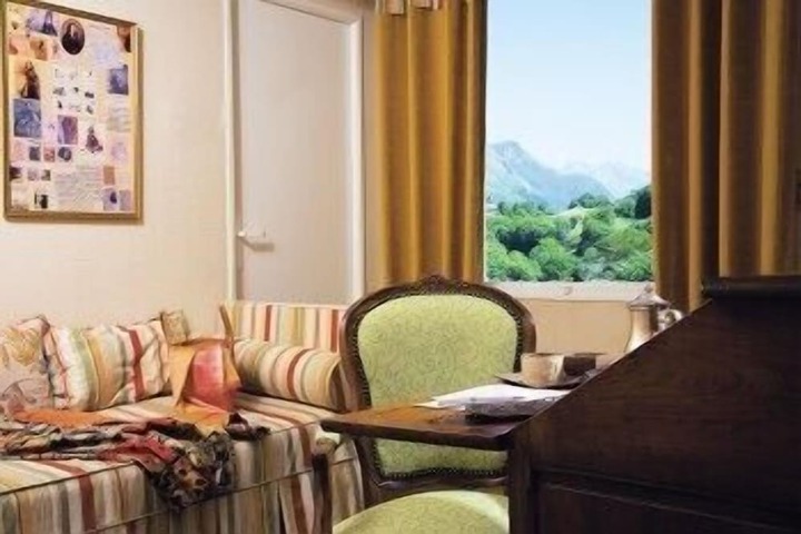 Room amenity