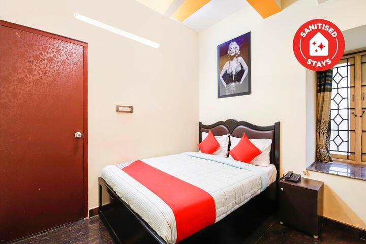 Room 5 of 12