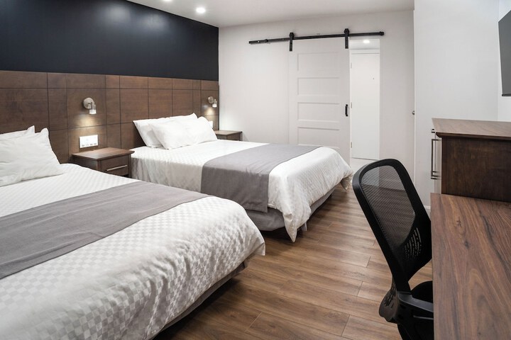 Room 3 of 9