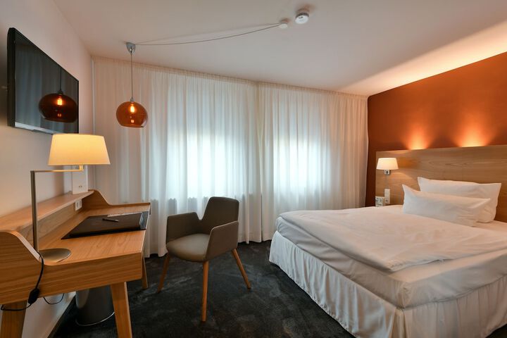 Room 46 of 105