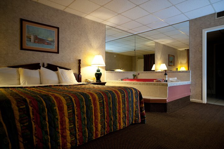 1 King Bed Exterior Corridor (1 of 15)
