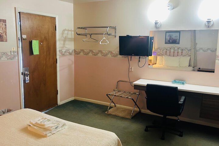 Room 19 of 59