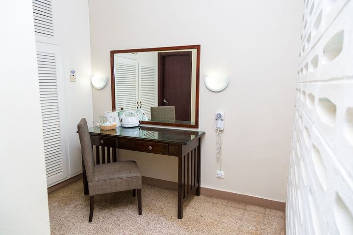 Room 15 of 41